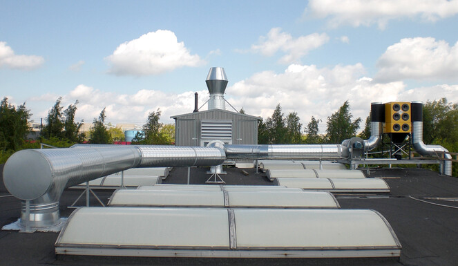 MultiDust® Bank-Filteranlage auf dem Dach installiert