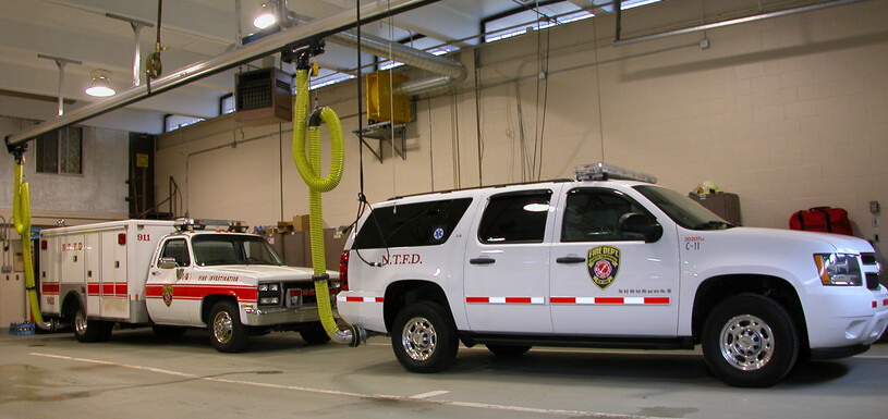 north_tonawanda_fire_department_-fire-rescue-cars-with-exhaust-extraction-hose-and-magnetic-grabber