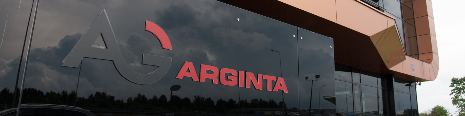 arginta_engineering_hero-banner-building-with-logo