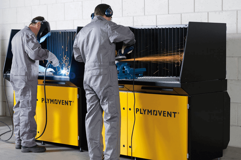 Une table aspirante Plymovent utilisée pour le soudage et le meulage