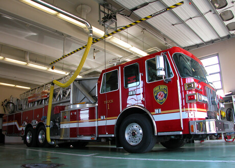 north_tonawanda_fire_department_-fire-truck-with-exhaust-extraction-hose-and-magnetic-grabber