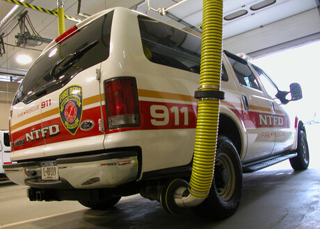north_tonawanda_fire_department_solution-fire-rescue-car-with-exhaust-extraction-hose-and-magnetic-grabber