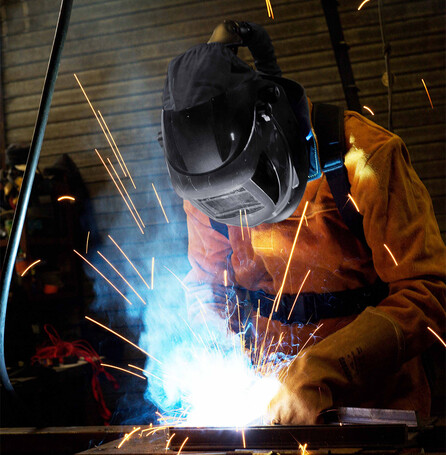 Auto darkening welding and grinding helmet 